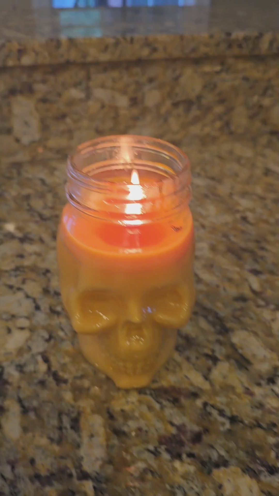 CLEAN LINEN SKULL CASH CANDLE